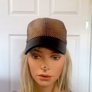 Women’s Blk Tan & Beige Cap With Blk Leather Rim